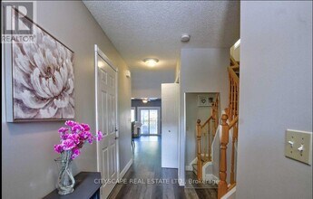 44 Gees Way in Cambridge, ON - Building Photo - Building Photo