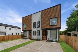 8605 Amadwe St in Houston, TX - Building Photo - Building Photo