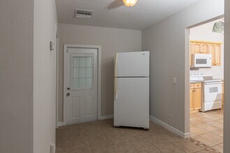 17421 Meadow Lake Cir in Ft. Myers, FL - Building Photo - Building Photo