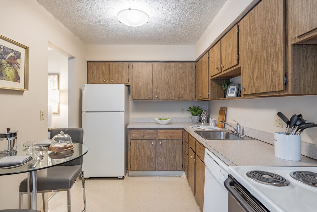 Kimberly Park Apartments Parma, OH Apartments