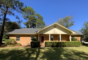 201 Highland Rd in Statesboro, GA - Building Photo