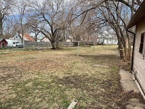 618 E 6th St in Newton, KS - Building Photo - Building Photo