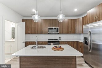 5801 Ridge Ave in Philadelphia, PA - Building Photo - Building Photo