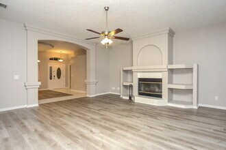 2304 Golf Manor Blvd in Valrico, FL - Building Photo - Building Photo