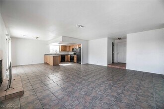 6438 Creston Ave in Las Vegas, NV - Building Photo - Building Photo