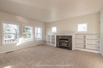 3001 NE Quiet Canyon Dr in Bend, OR - Building Photo - Building Photo