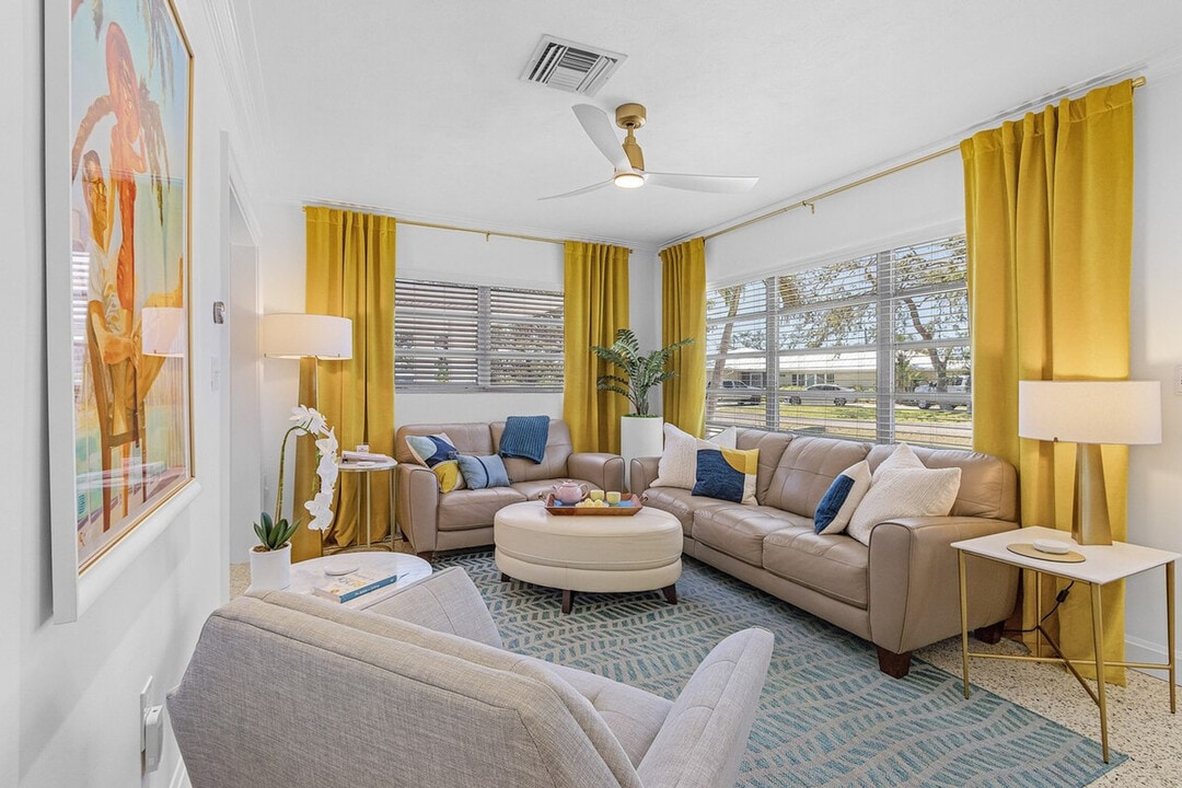 4891 Heron Rd in Venice, FL - Building Photo