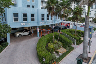 Port Royale Condominium in Miami Beach, FL - Building Photo - Building Photo