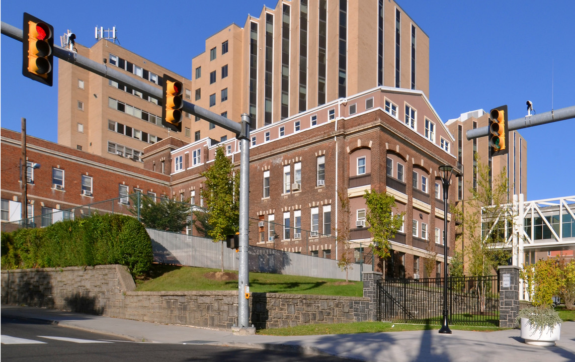 Grant Street Senior Apartments in Bridgeport, CT - Building Photo