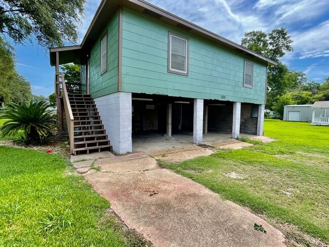 800 Grigsby Ave in Port Neches, TX - Building Photo - Building Photo