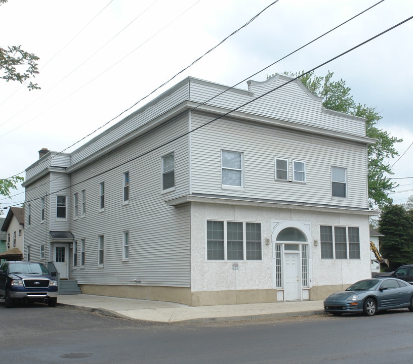 124 E Market St in Scranton, PA - Building Photo