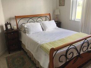 2060 Greenview Shores Blvd-Unit -306 in Wellington, FL - Foto de edificio - Building Photo