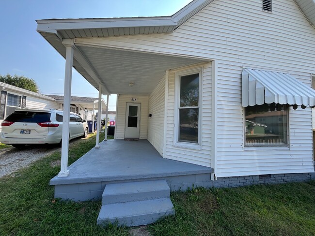 property at 918 S Seminary St