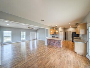 8411 Buncombe Rd in Shreveport, LA - Building Photo - Building Photo