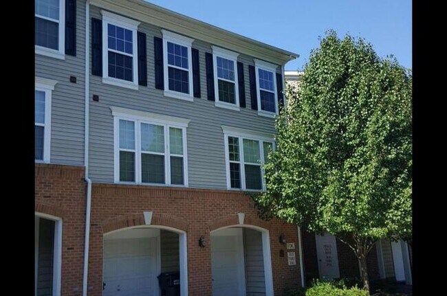7037 Huntley Run Pl in Alexandria, VA - Building Photo - Building Photo