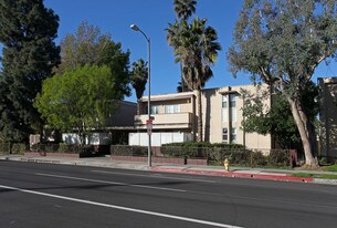 8567 Balboa Blvd in Northridge, CA - Building Photo