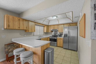 784 E Fairbairn Dr in Deltona, FL - Building Photo - Building Photo