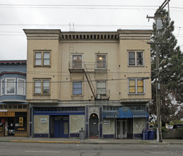 2120-2124 Dwight Way in Berkeley, CA - Foto de edificio - Building Photo