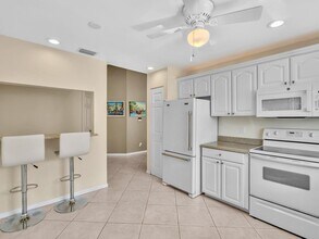 5680 Coach House Cir in Boca Raton, FL - Building Photo - Building Photo