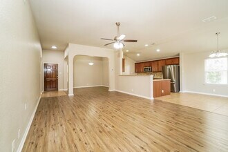 13610 Tivoli Gardens in Live Oak, TX - Building Photo - Building Photo