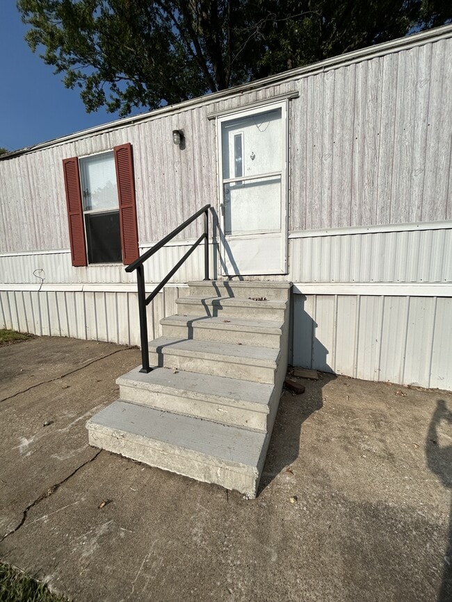 40 Yoakum Cir in Hopkinsville, KY - Building Photo - Building Photo