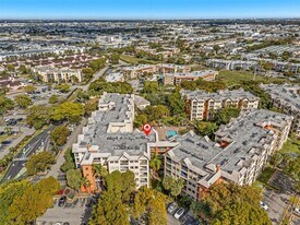 8160 Geneva Ct in Doral, FL - Building Photo