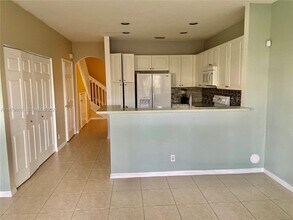 2904 NW 33Rd Terrace in Lauderdale Lakes, FL - Building Photo - Building Photo