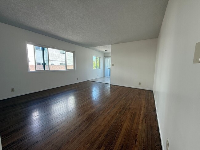 11761 Culver Blvd in Los Angeles, CA - Building Photo - Building Photo