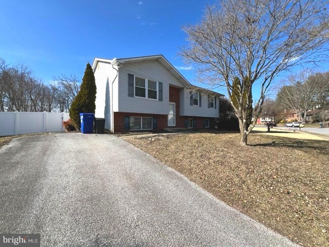 7122 Tulip Ct in Sykesville, MD - Building Photo - Building Photo