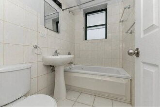 7215 S Yates Blvd in Chicago, IL - Building Photo - Building Photo
