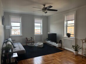 4116 47th Ave in Sunnyside, NY - Building Photo - Building Photo