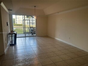 10700 NW 66th St in Doral, FL - Building Photo - Building Photo