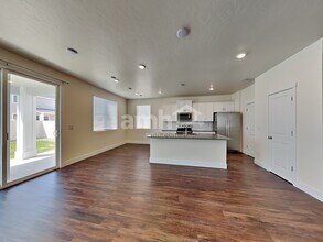 4067 Bold Stripe Ave in Meridian, ID - Building Photo - Building Photo