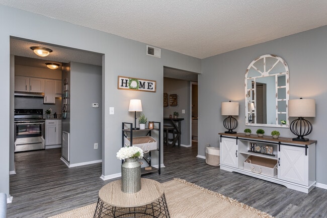 The Avery at Auburn Apartments in Auburn, AL - Foto de edificio - Interior Photo