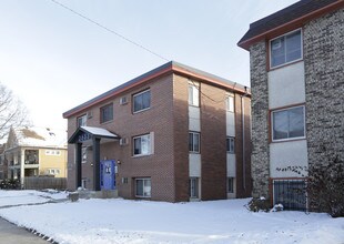 2633 Pleasant Ave in Minneapolis, MN - Building Photo - Building Photo