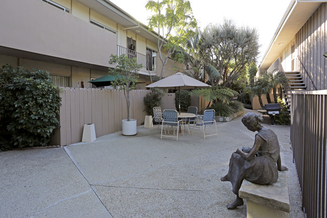 Ocean House Apartments in Torrance, CA - Building Photo - Building Photo