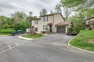 Brush Creek Meadows in Johnson City, TN - Foto de edificio - Building Photo