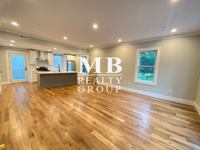 199 Boylston St in Brookline, MA - Foto de edificio - Building Photo