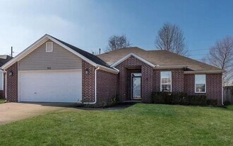 902 SW Navajo Dr in Bentonville, AR - Building Photo