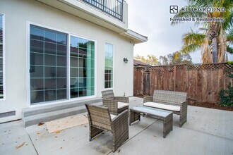 263 E Hedding St in San Jose, CA - Building Photo - Building Photo