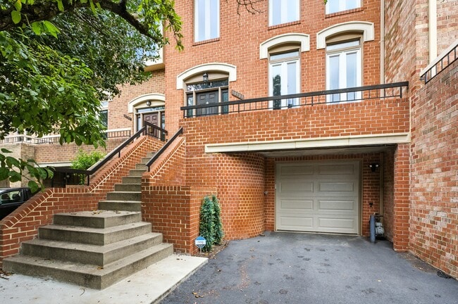 10903 Whiterim Dr in Potomac, MD - Building Photo - Building Photo