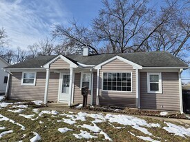 484 Carol Dr in Greenwood, IN - Building Photo