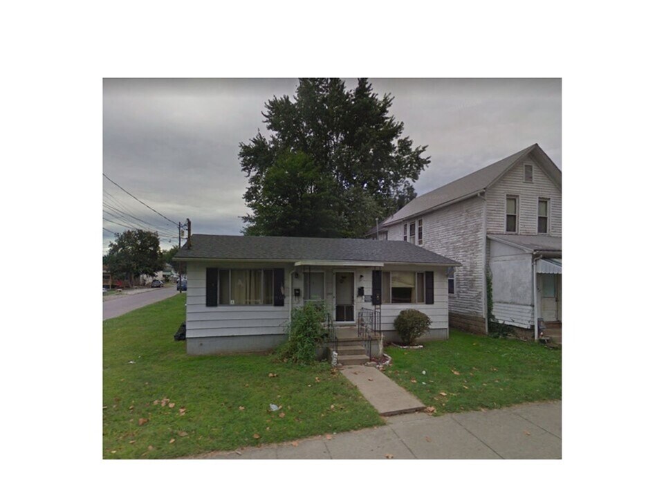 1344 Lynn St, Unit 1344B in Parkersburg, WV - Building Photo