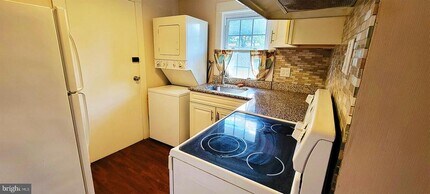239 Roosevelt Ave in Northfield, NJ - Building Photo - Building Photo