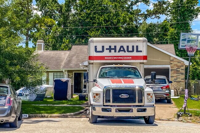 2674 Lark in Humble, TX - Foto de edificio - Building Photo