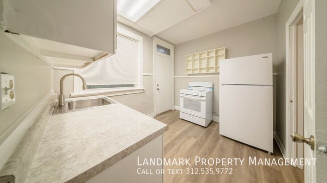 2132 W Haddon Ave in Chicago, IL - Building Photo - Building Photo