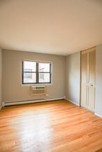 2835 N Cambridge Ave, Unit #467 in Chicago, IL - Foto de edificio - Building Photo