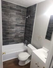 1208 Venetian Cir in Lexington, KY - Building Photo - Building Photo