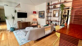 8713 Pershing Dr, Unit B in Playa Del Rey, CA - Building Photo
