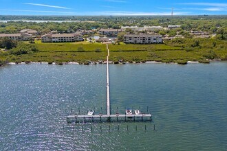 6165 S Mirror Lake Dr in Sebastian, FL - Building Photo - Building Photo